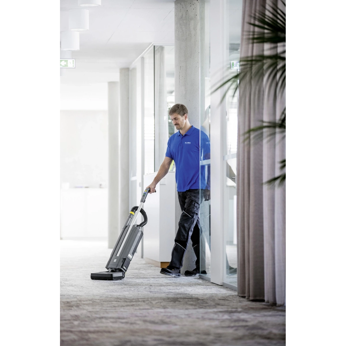 Karcher Cv 30/2 Bp Pack *Eu (1.023-201.0) Akülü Dik Fırça Tipi Elektrikli Süpürge