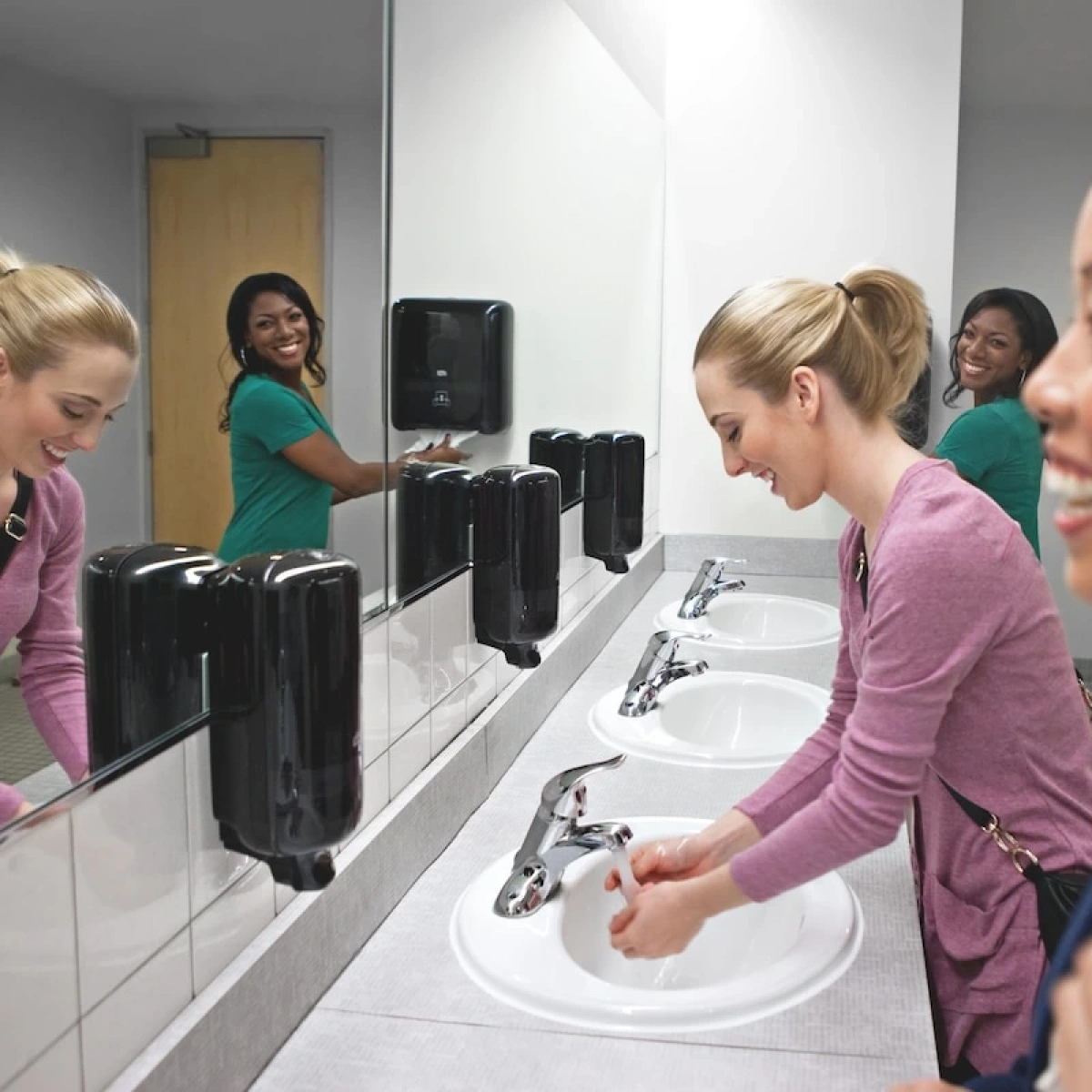 Tork 561508 Köpük Sabun Dispanseri Siyah