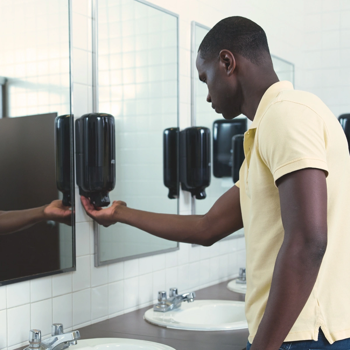 Tork 560008 Sıvı Sabun Dispanseri Siyah