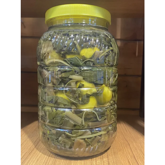 Pazılı Biber Yaprağı Turşusu