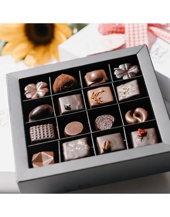 16lI Special Çikolata Kutusu
