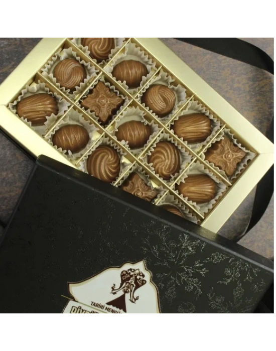 Antep Fıstığı Kremalı Dolgu Special Çikolata Kutusu