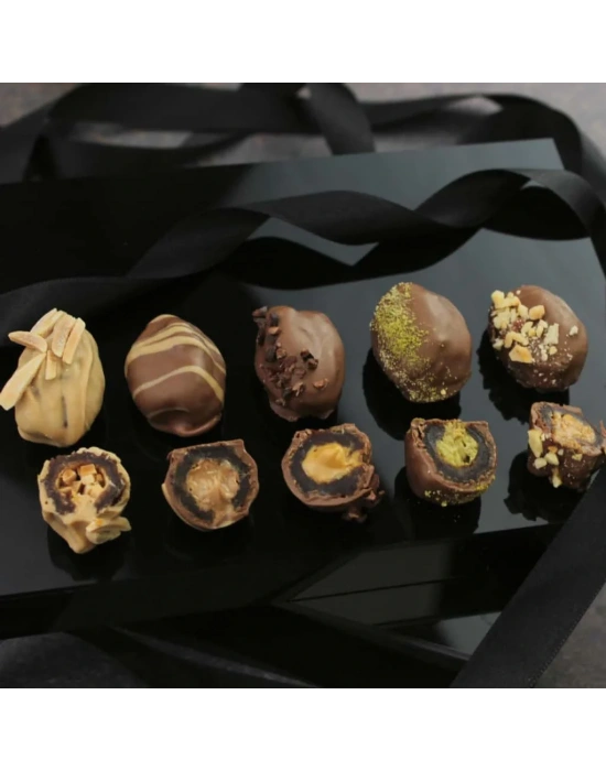 Çikolata Kaplı Badem Parçacıklı Dolgulu Hurma