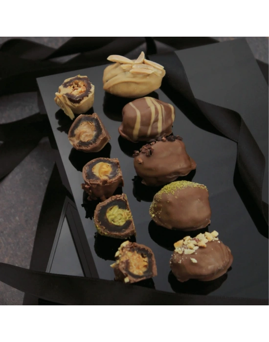 Çikolata Kaplı Badem Parçacıklı Dolgulu Hurma