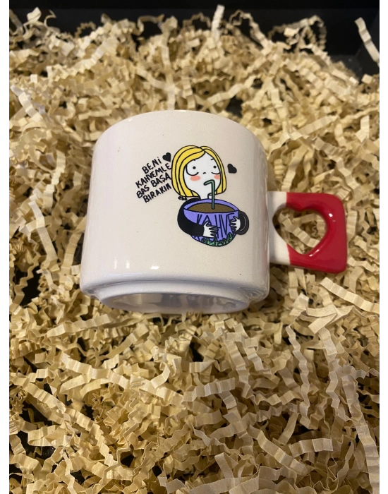 Beni Kahvemle Baş Başa Bırakın Kalp Kulplu Fincan Tekli Kırmızı