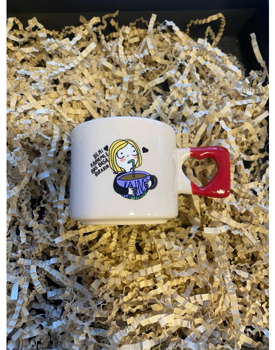 Beni Kahvemle Baş Başa Bırakın Kalp Kulplu Fincan Tekli Kırmızı