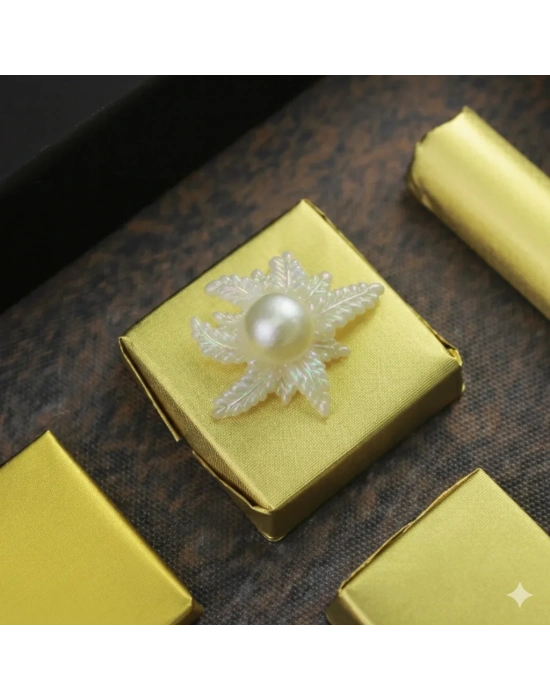 Taşlı, Dekorlu ve Boncuklu Sargılı Çikolata