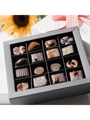16lI Special Çikolata Kutusu