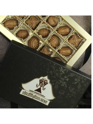 Antep Fıstığı Kremalı Dolgu Special Çikolata Kutusu
