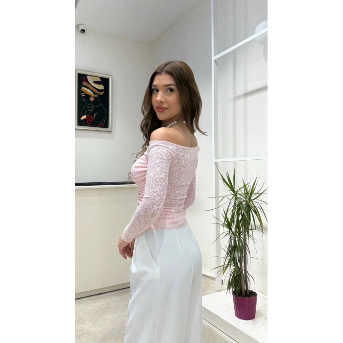 DANTEL OMUZ DETAYLI BLUZ