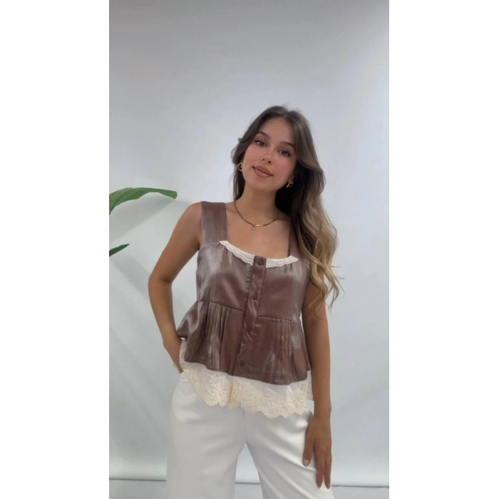 DANTELLİ ASKILI BLUZ