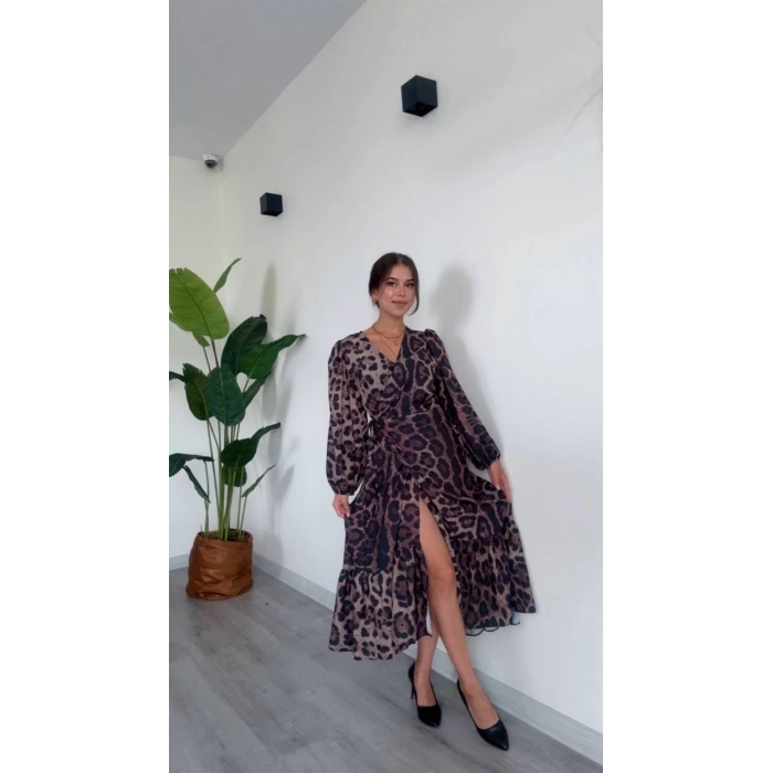 FIRFIRLI YIRTMAÇ DETAYLI MİDİ ELBİSE