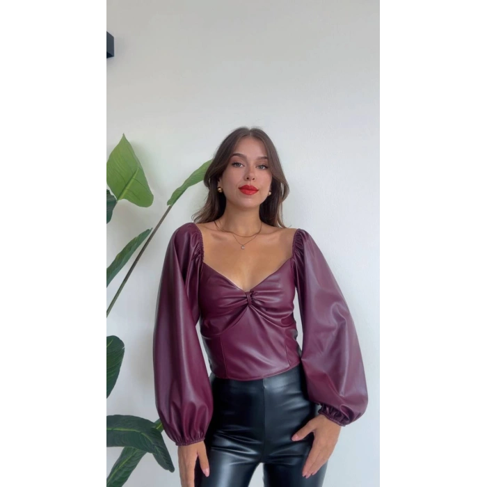 GÖĞÜS DETAYLI DERİ BALON KOL BLUZ