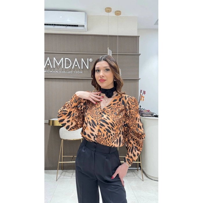 KOLLARI BÜZGÜLÜ SATEN GÖMLEK