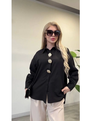 BROŞ DETAYLI GÖMLEK