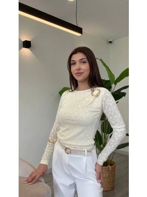 DANTEL TOKA DETAYLI UZUN KOLLU BLUZ
