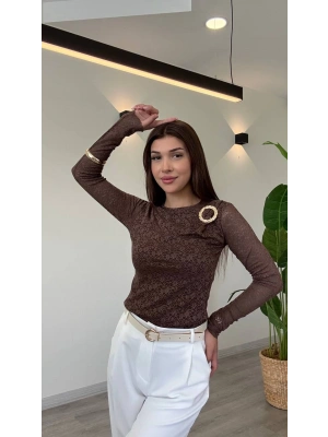 DANTEL TOKA DETAYLI UZUN KOLLU BLUZ