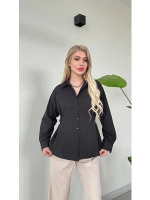 YANLARI DÜĞMELİ GÖMLEK