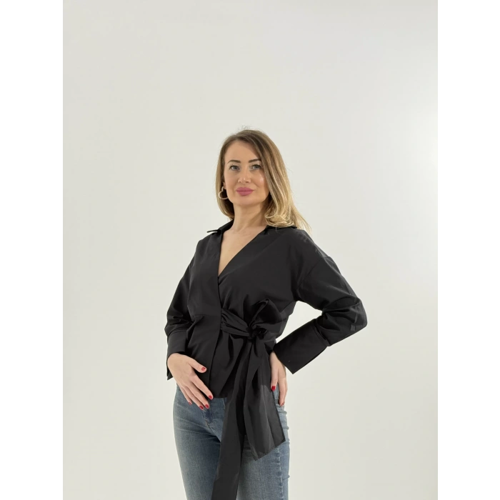 ÖNÜ BAĞLAMA DETAYLI BLUZ