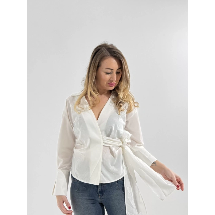 ÖNÜ BAĞLAMA DETAYLI BLUZ EKRU