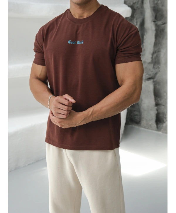 Oversize Kahverengi Cool Black Baskı Kollar Dar Kesim T-Shirt