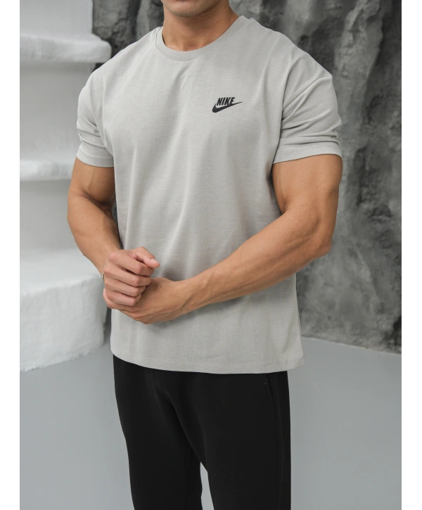 OVERSİZE GRİ BOSTON NİKE KOLLAR DAR KESİM T-SHİRT