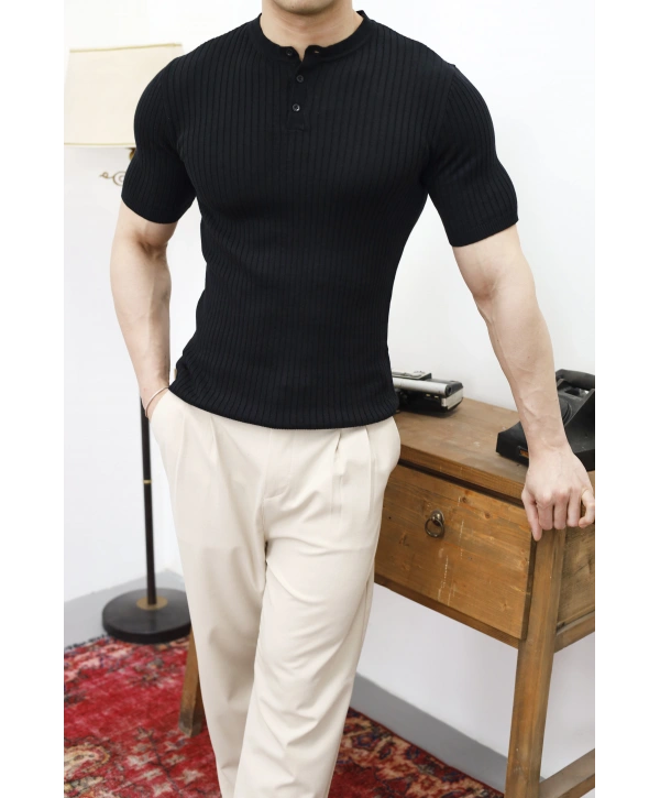 TRİKO HAKİM YAKA DÜĞMELİ SİYAH T-SHİRT