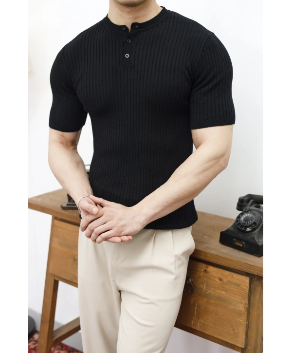 TRİKO HAKİM YAKA DÜĞMELİ SİYAH T-SHİRT