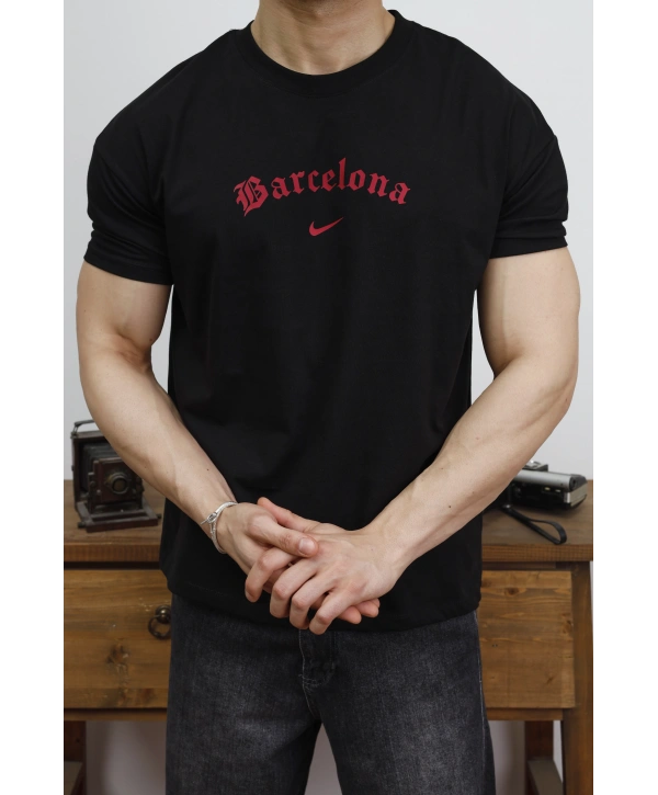 OVERSİZE BARCELONA BASKI SİYAH KOLLAR DAR KESİM T-SHİRT