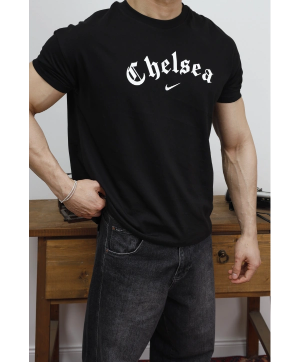 OVERSİZE CHELSEA BASKI SİYAH KOLLAR DAR KESİM T-SHİRT