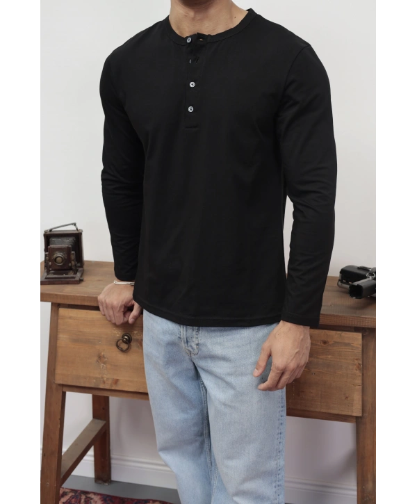 HENLEY YAKA DÜĞMELİ SİYAH UZUN KOLLU T-SHİRT