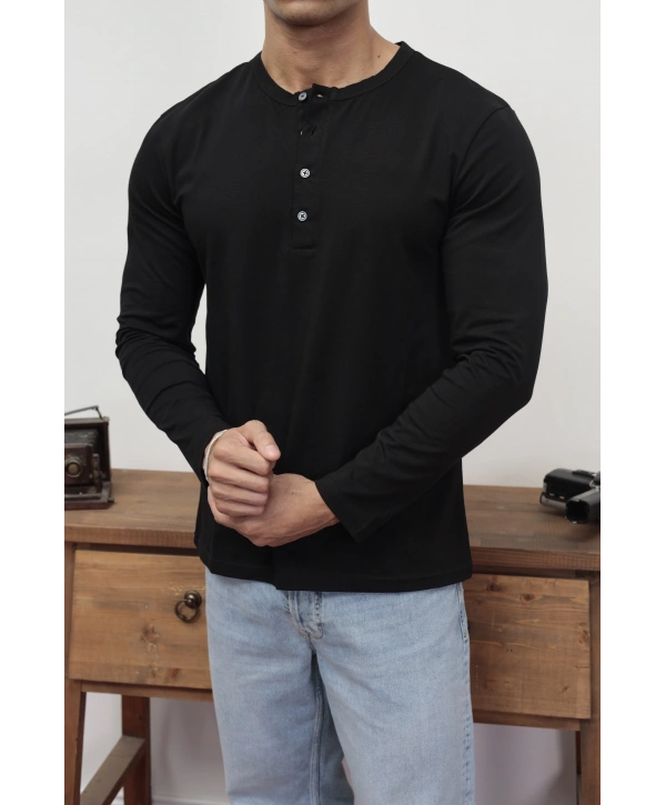 HENLEY YAKA DÜĞMELİ SİYAH UZUN KOLLU T-SHİRT