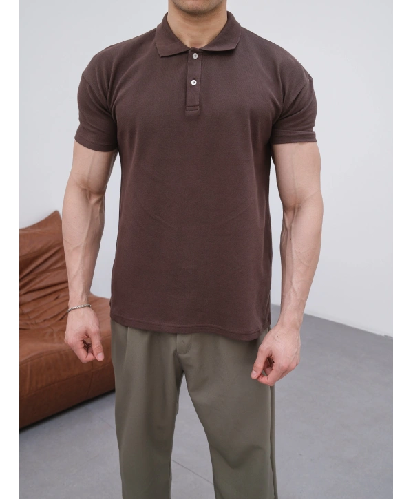 KAHVERENGİ POLO YAKA OVERSİZE KOLLAR DAR KESİM T-SHİRT