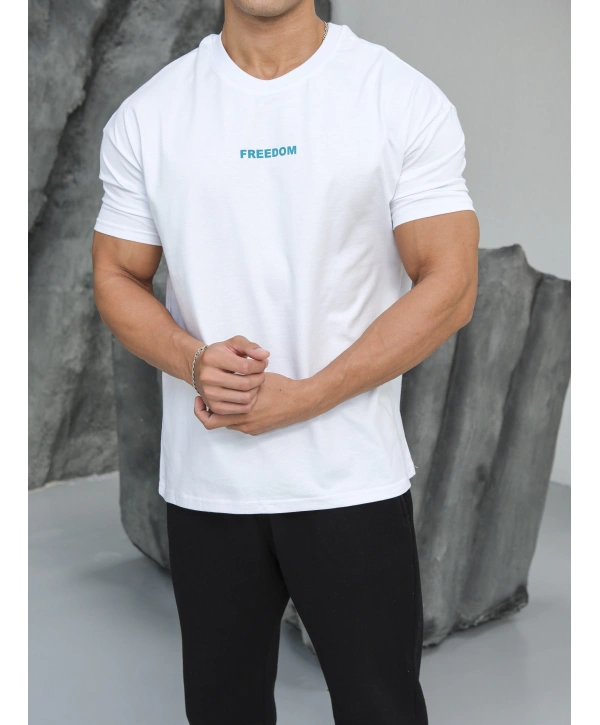 Oversize Beyaz Freedom Baskılı Kollar Dar Kesim T-Shirt