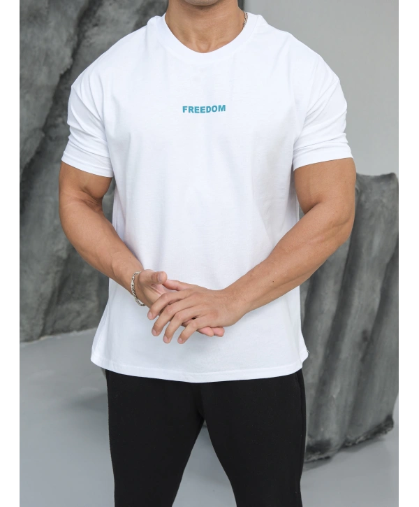 Oversize Beyaz Freedom Baskılı Kollar Dar Kesim T-Shirt