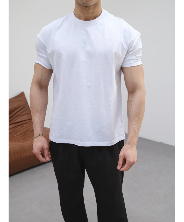 OVERSİZE BEYAZ RENK KOLLAR DAR KESİM T-SHİRT