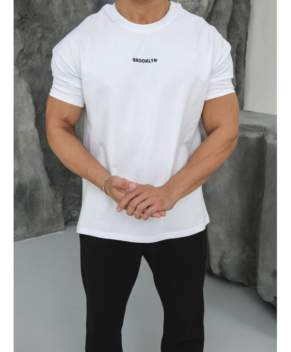 Oversize Brooklynn Baskı Beyaz Kollar Dar Kesim T-Shirt