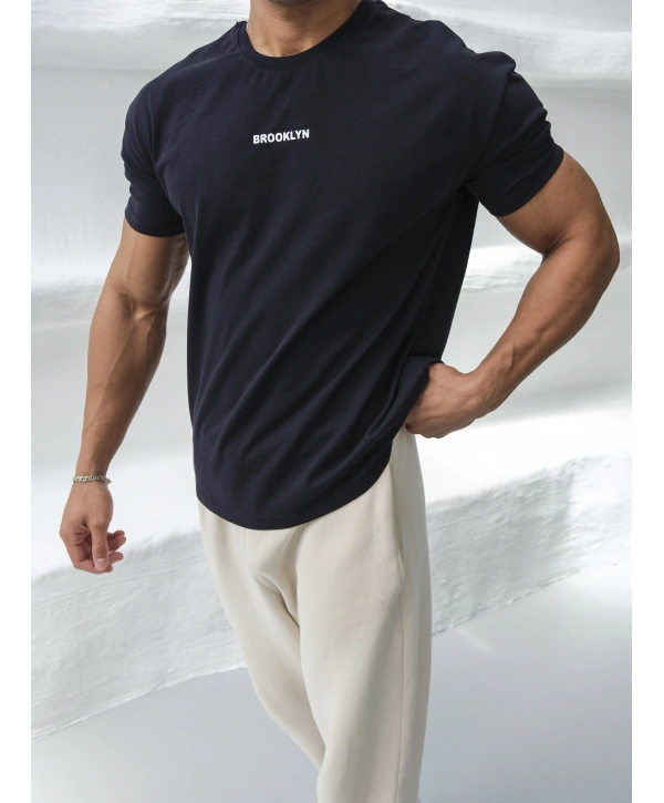 Oversize Brooklynn Baskı Lacivert Kollar Dar Kesim T-Shirt