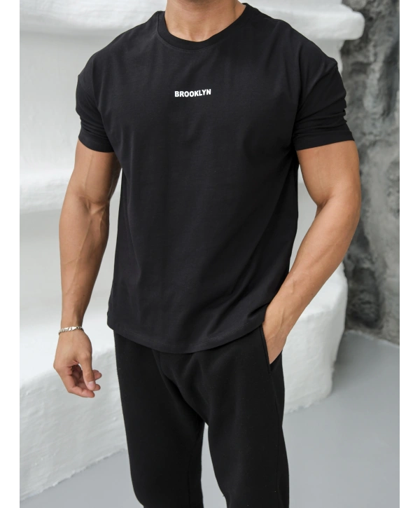 Oversize Brooklynn Baskı Siyah Kollar Dar Kesim T-Shirt