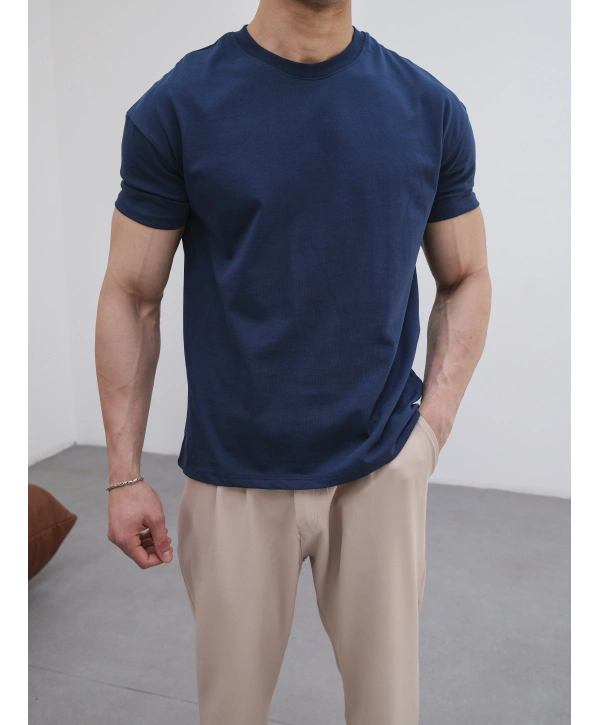 OVERSİZE İNDİGO RENK KOLAR DAR KESİM T-SHİRT