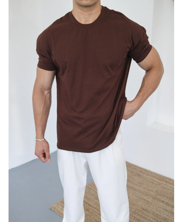 OVERSİZE KAHVERENGİ RENK KOLLAR DAR KESİM T-SHİRT