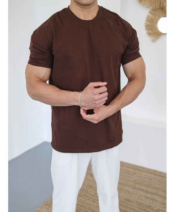 OVERSİZE KAHVERENGİ RENK KOLLAR DAR KESİM T-SHİRT