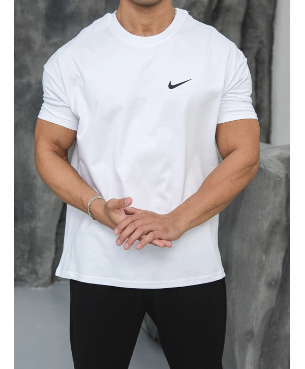 Oversize Nike Baskılı Kollar Dar Kesim T-Shirt
