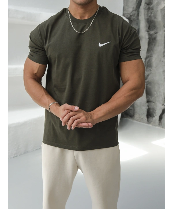 Oversize Nike Haki Baskılı Kollar Dar Kesim T-Shirt