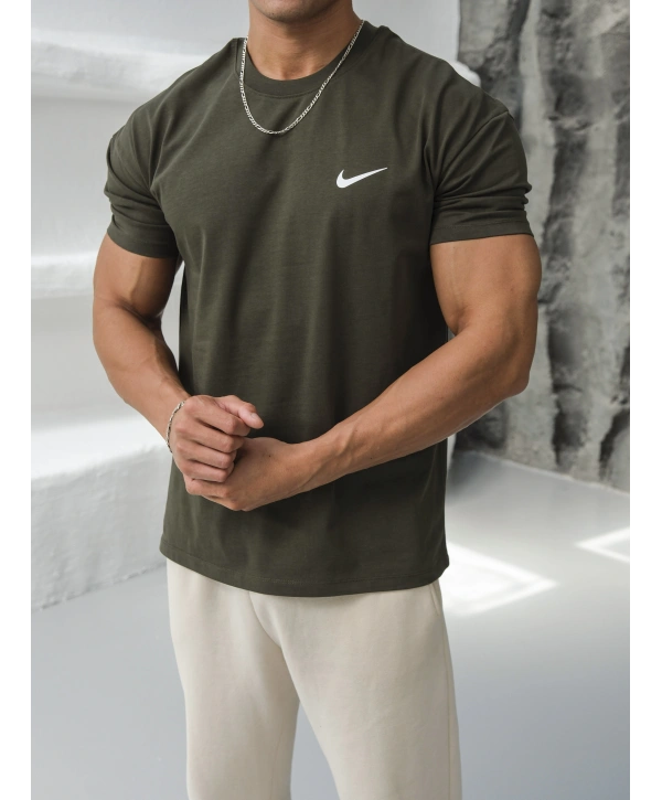 Oversize Nike Haki Baskılı Kollar Dar Kesim T-Shirt