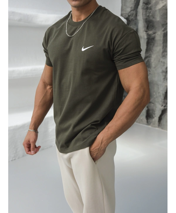 Oversize Nike Haki Baskılı Kollar Dar Kesim T-Shirt