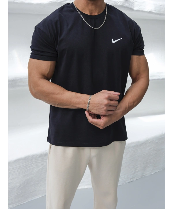 Oversize Nike Lacivert Baskılı Kollar Dar Kesim T-Shirt