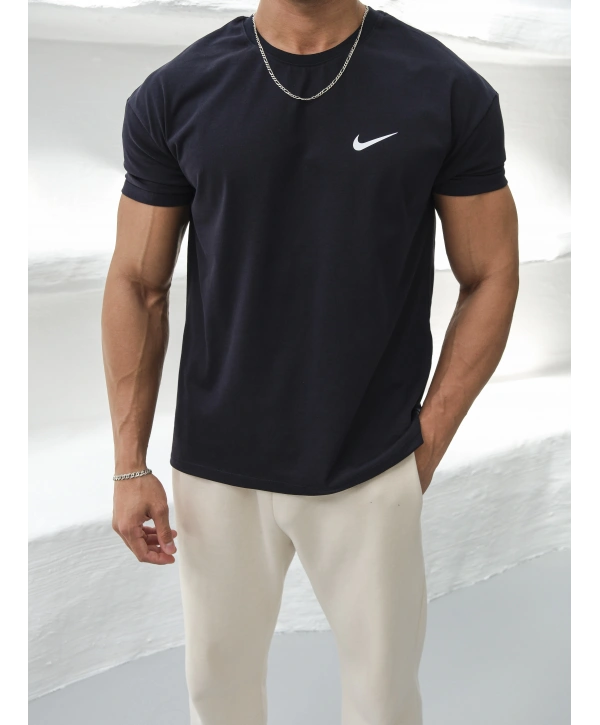 Oversize Nike Lacivert Baskılı Kollar Dar Kesim T-Shirt