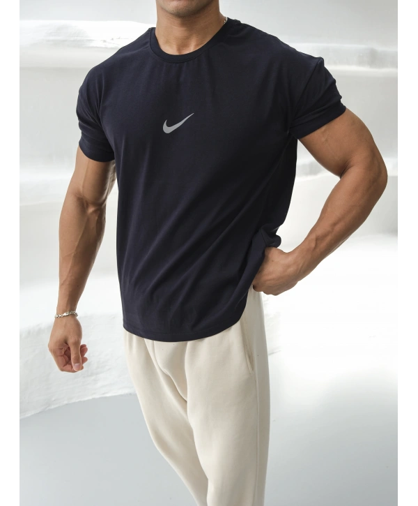 Oversize Nike Reflektör Lacivert Baskılı Kollar Dar Kesim T-Shirt