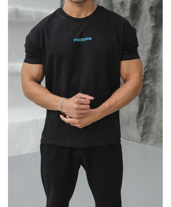 Oversize Siyah Freedom Baskılı Kollar Dar Kesim T-Shirt